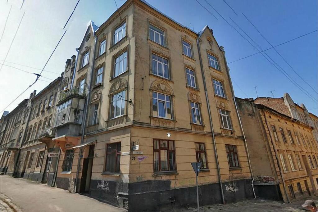 Romantic Apartments - Old Center Lviv Buitenkant foto