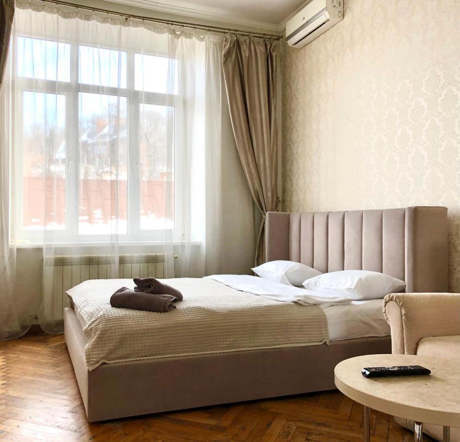 Romantic Apartments - Old Center Lviv Buitenkant foto